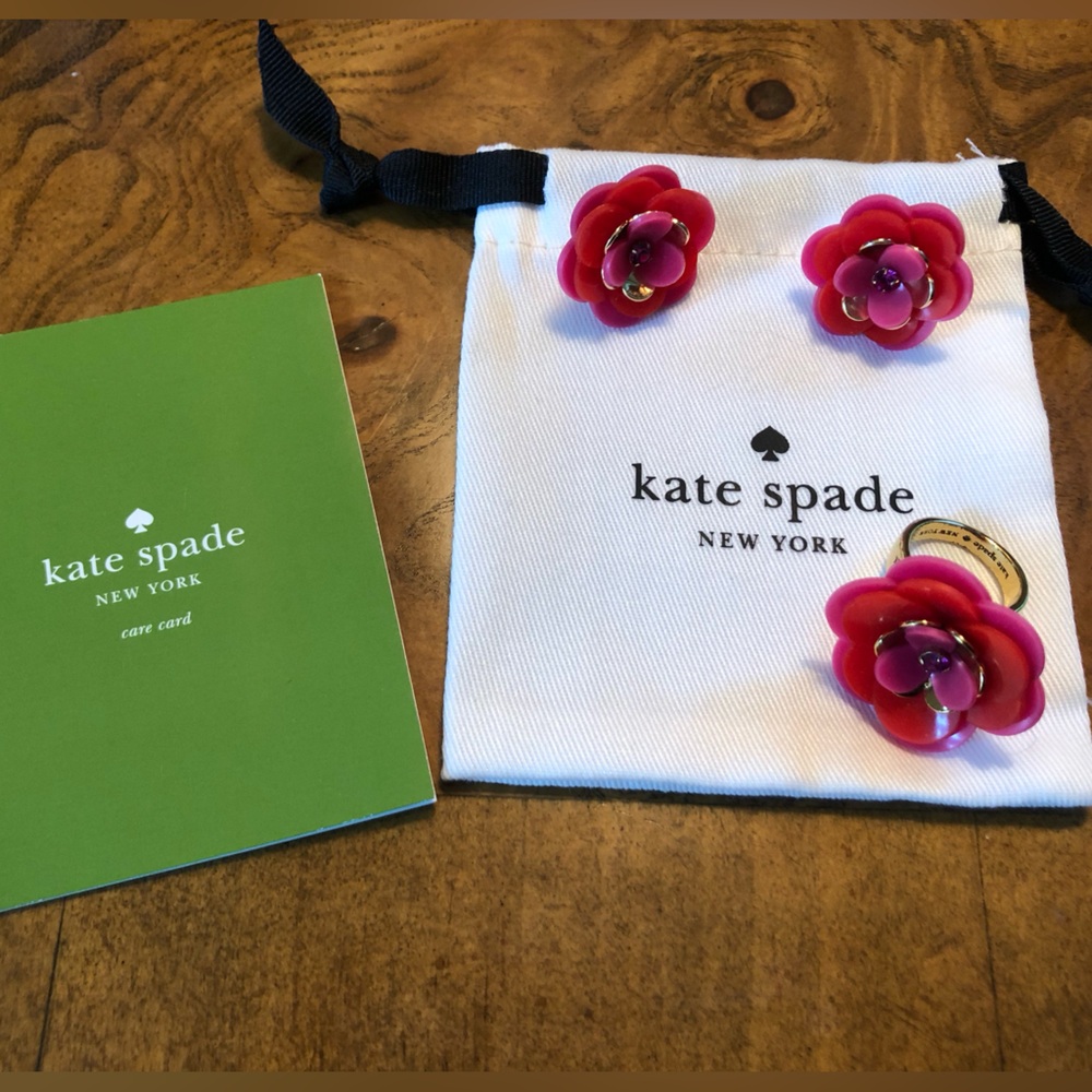Super fun Kate Spade ring and earring set pink orange flower
